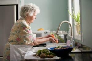 5 Warning Signs of Alcoholism in Seniors – Start Recovery with Detox in Austin